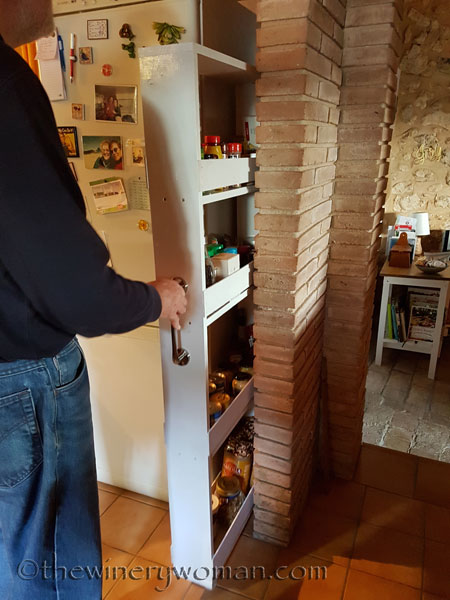 Pull-out-pantry10