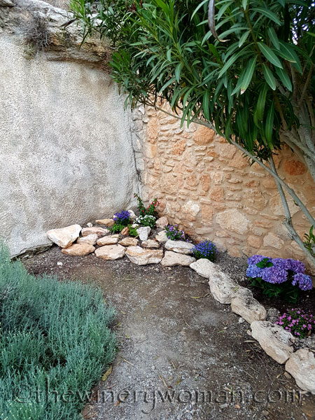 Rockery10_5.7.18_TWW