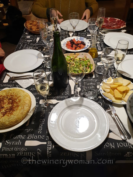 Friends_Dinner_4.5.19_TWW